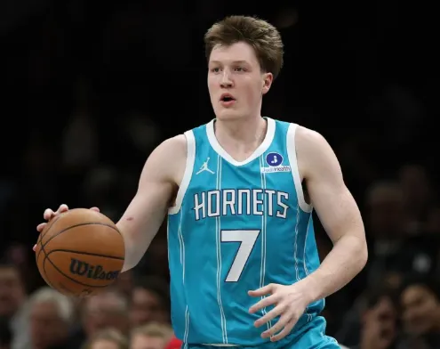 克尼普尔是本赛季唯一一位三分球命中数超过200个的球员